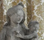 La Vierge à l'Enfant dans la chapelle axiale de l'abbatiale Saint-Germain