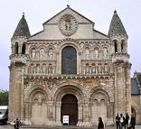 La façade de l'église Nore-Dame-la-Grande à Poitiers