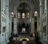 La nef de l'église Sainte-Radegonde