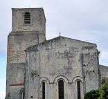 Le chevet de l'église romane Saint-Pierre à Royan