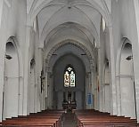 La nef de l'église Sainte-Madeleine