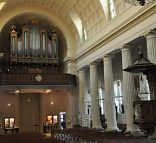 La nef et l'orgue de tribune de l'église Saint-Symphorien