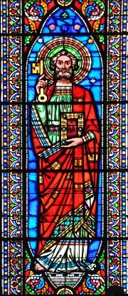 Saint Pierre, détail d'un vitrail du chœur.