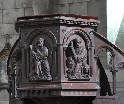 Saint Matthieu et saint Luc sur la cuve de la chaire à prêcher, XIXe siècle