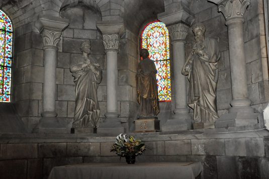 Chapelle rayonnante et ses statues