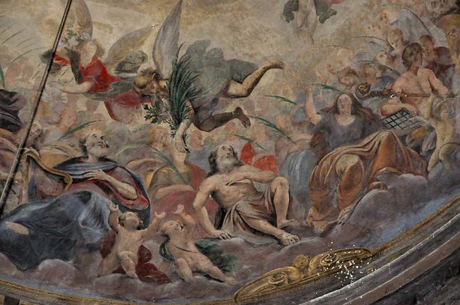 Détail de la coupole : le roi David et sa lyre, saint Pierre ; à  l'extrême-droite, saint Laurent et son gril (XVIIe siècle)
