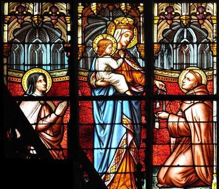 Baie 17, détail : la Vierge donne le rosaire à saint Dominique