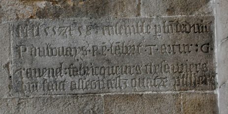 Inscription qui relate la construction des quatre piliers après l'effondrement de la croisée