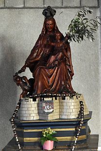 Réplique de la statue de Notre-Dame de Victoire.