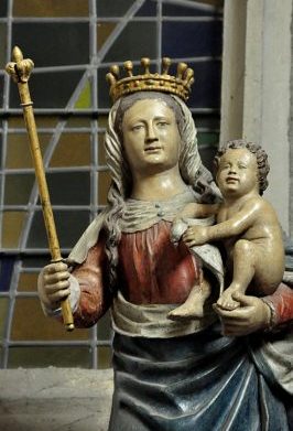 Statue de la Vierge àl'Enfant, détail