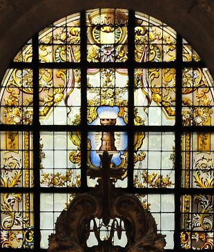 Vitrail «Marie, tour de David» dans la chapelle Notre-Dame des Miracles