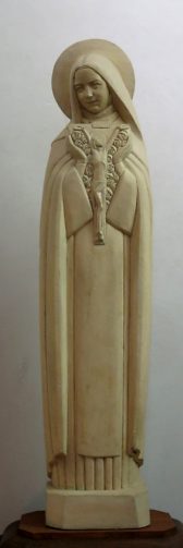 Statue moderne de sainte Thérèse