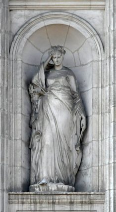 Statue ciselée par Charles Lenoir sur la façade