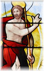 Le Christ ressuscité dans un vitrail Renaissance attribué à Jean Lécuyer.