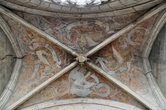 Le Tétramorphe est peint sur les quatre voûtains de la chapelle Cujas (fin du XVIe siècle)