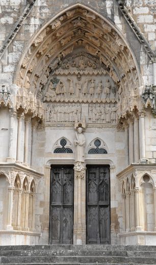 Vue d'ensemble du portail Saint-Étienne