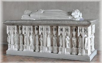 Reconstitution du tombeau par Paul Gauchery au Palais Jacques Cœur