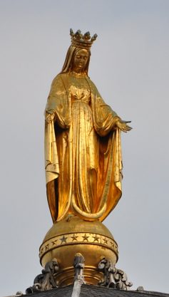 La Vierge du dôme en cuivre doré