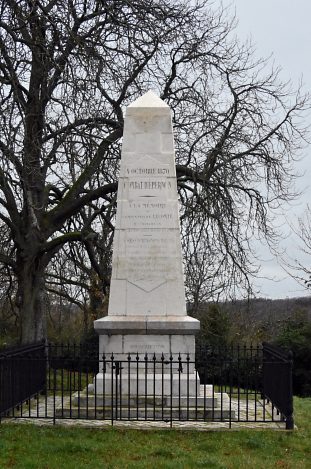 Monument à la mémoire du combat du 4 octobre 1870 sur la colline de la Diane