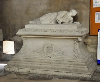 Monument funéraire avec gisant