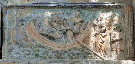 Bas–relief de la Légende de saint Nicolas : Saint Nicolas fait apporter du ravitaillement