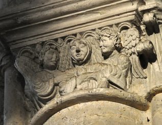 Chapiteau du XIIe siècle dans la nef 