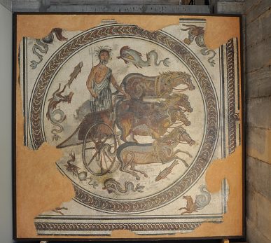 Neptune sur son char dans une mosaïque romaine