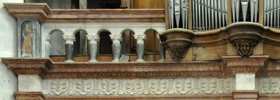 Détails Renaissance de la tribune de Denis le Rupt (XVIIe siècle) soutenant l'ancienne chapelle du Jubé