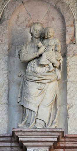 Statue de la Vierge et l'Enfant