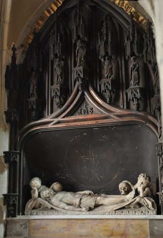 «Le Christ au tombeau» dans une chapelle latérale nord «Le Christ au tombeau» dans une chapelle latérale nord
