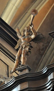 Ange souffleur sur l'orgue