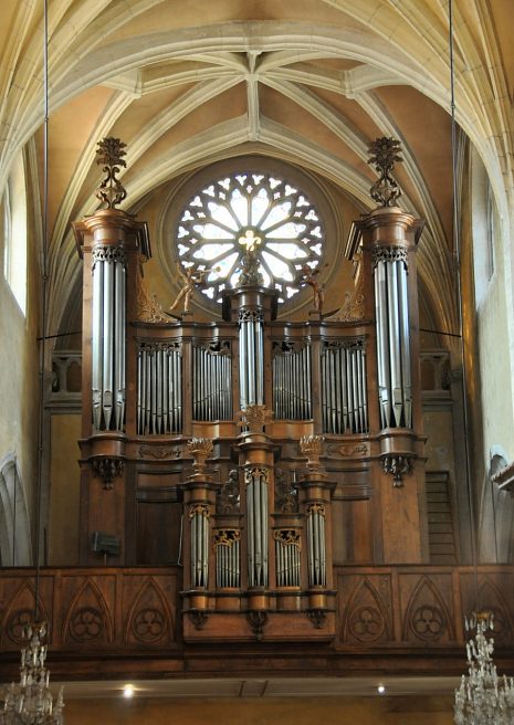 L'orgue de tribune de la basilique Notre-Dame remonte à 1728. L'orgue de tribune de la basilique Notre-Dame remonte à 1728.