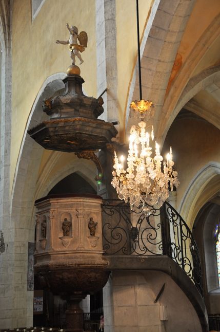 La chaire à prêcher de Martin Chaumont date de 1612 La chaire à prêcher de Martin Chaumont date de 1612