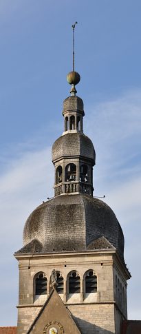 Le clocher et ses lanternons Le clocher et ses lanternons