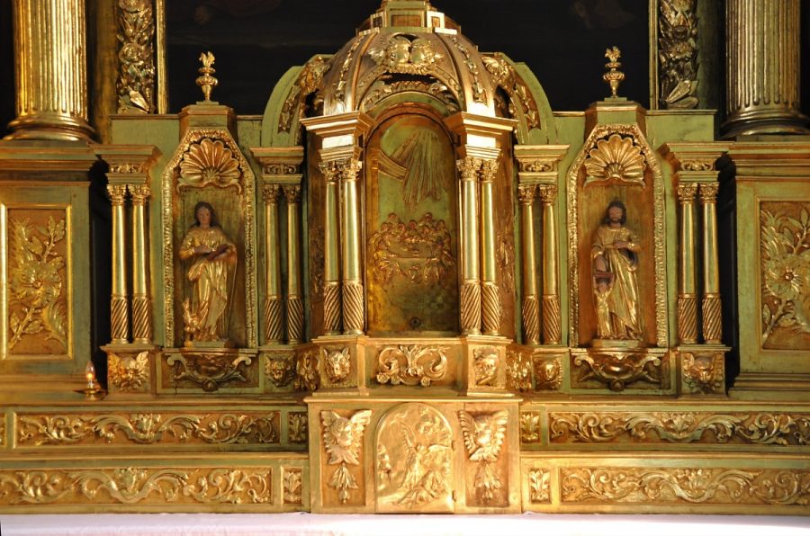 Le tabernacle du retable et les niches adjacentes (bois doré)