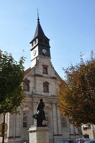 Le Temple Saint-Martin et la statue de Georges Cuvier