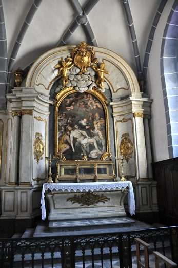 L'autel de la chapelle des De Granvelle (XVIIIe siècle, absidiole  sud)