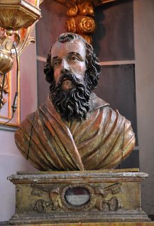 Buste de saint Pierre dans le retable