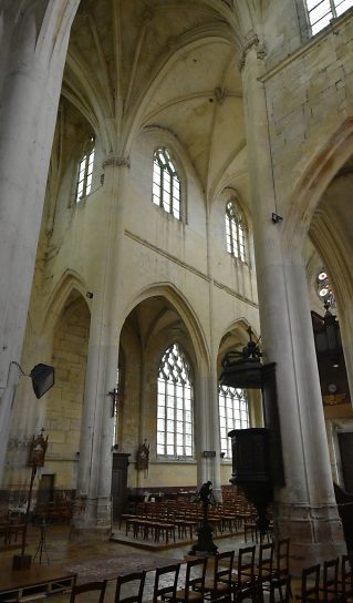 Élévation sud de la nef (sur deux niveaux) vue depuis le transept
