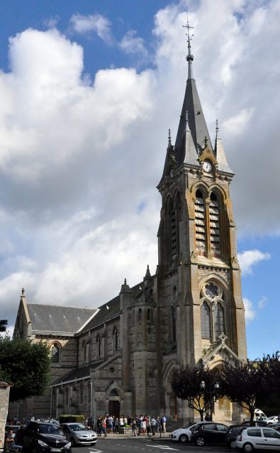 Vue d'ensemble de l'église Saint-Lubin et Saint-Jean-Baptiste