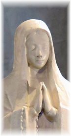 Statue de la Vierge à droite du chœur