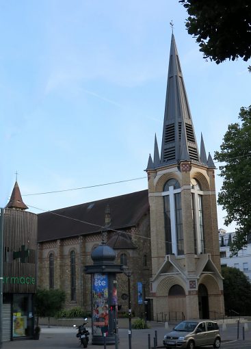 L'église Notre-Dame de Lourdes sur l'avenue Roger Salengro