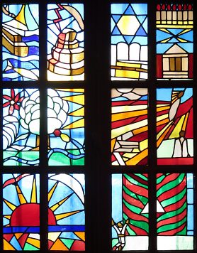Vitrail des scènes de l'Ancien Testament dans la chapelle Sainte-Jeanne-de-Chantal
