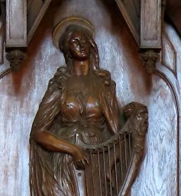 Sainte Cécile sur le garde-corps de la tribune d'orgue