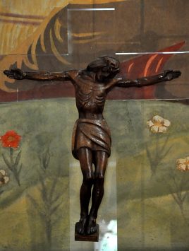 Le Christ en croix du chœur