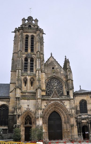 La façade de la cathédrale