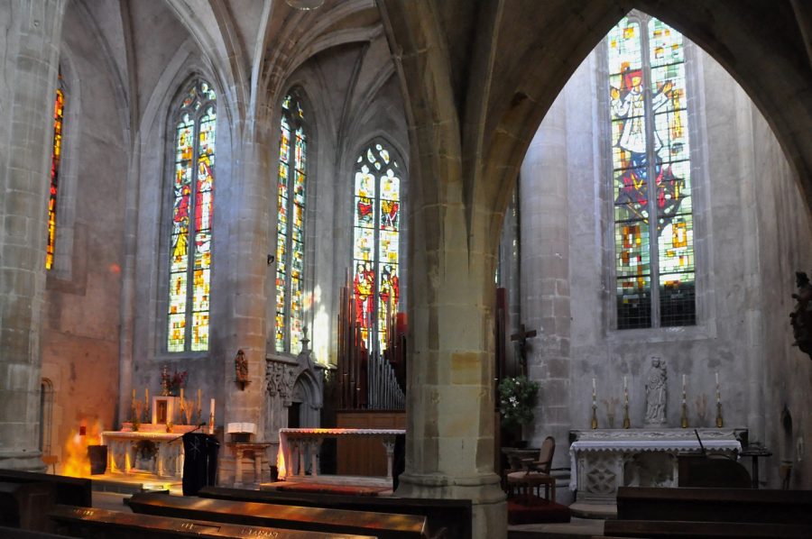 Le chœur et les absidioles vus depuis le bas-côté sud