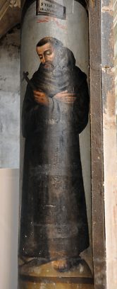 Peinture de saint François sur une colonne