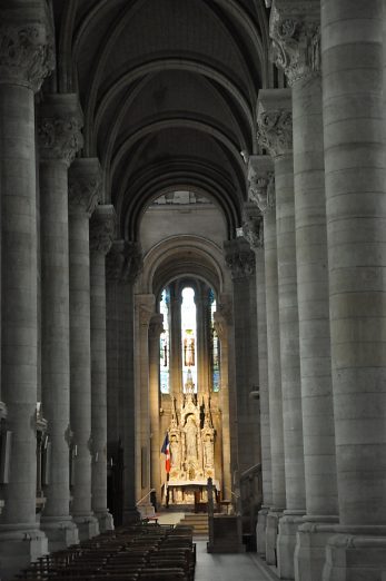 Le bas-côté nord avec la chapelle absidiale du Sacré-Cœur