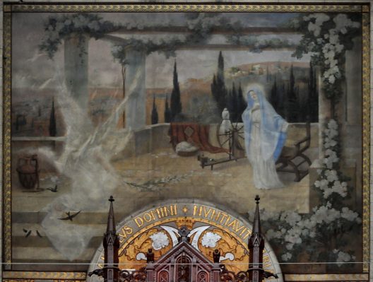 Peinture murale de l'Annonciation dans le bras sud du transept